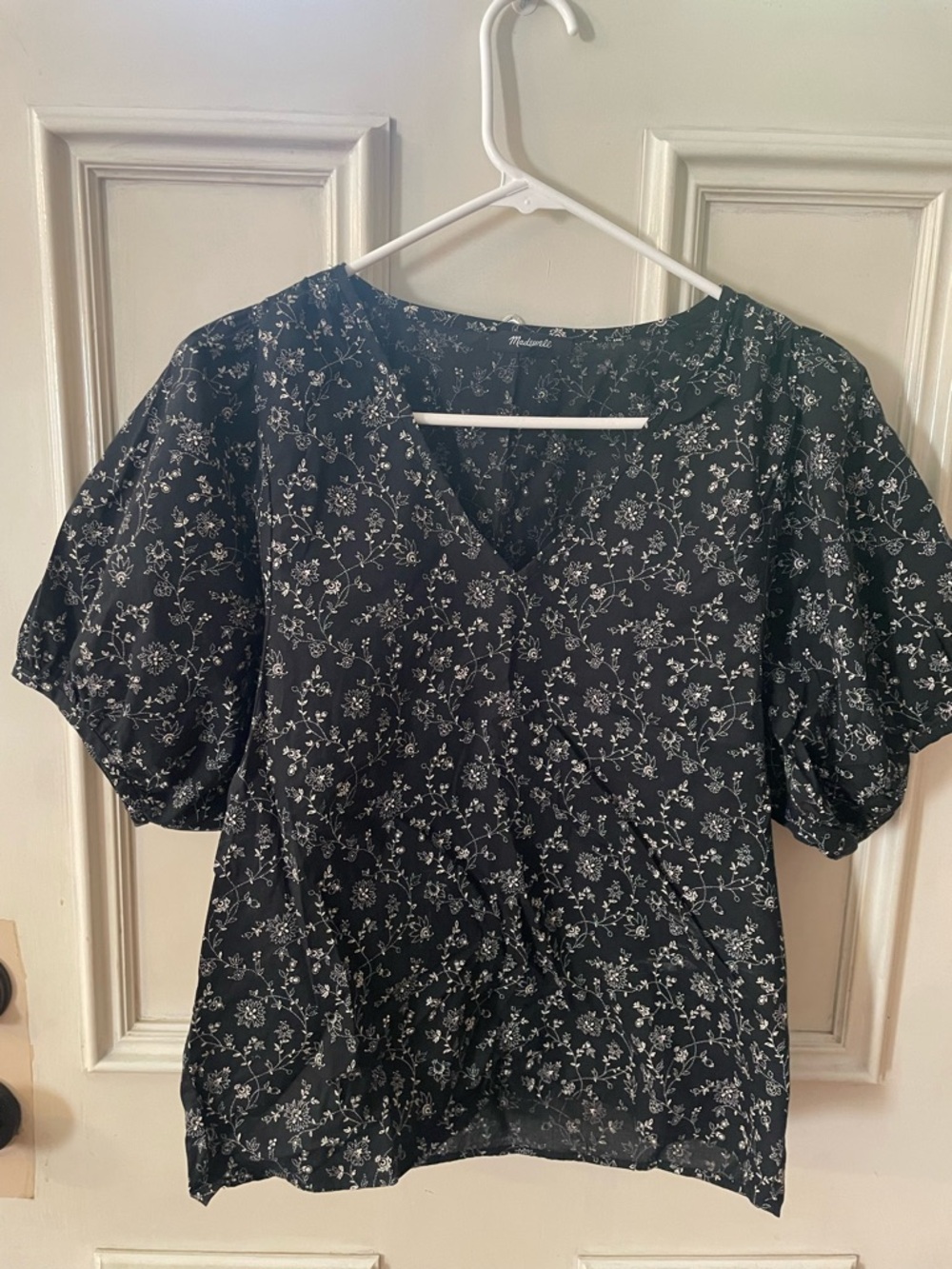 Madewell Black Floral V-Neck Puff Sleeve Blouse